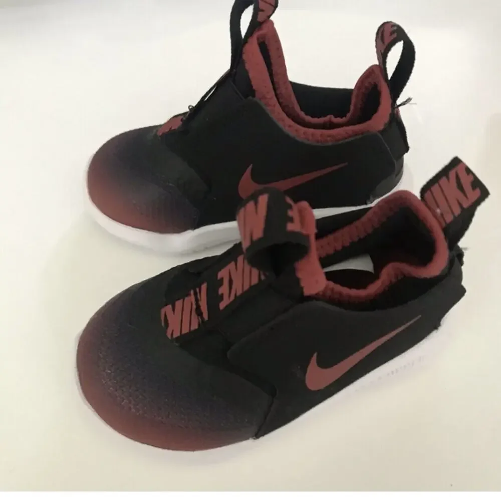 NEW Nike Flex Runner Slip On Sneakers Size 4